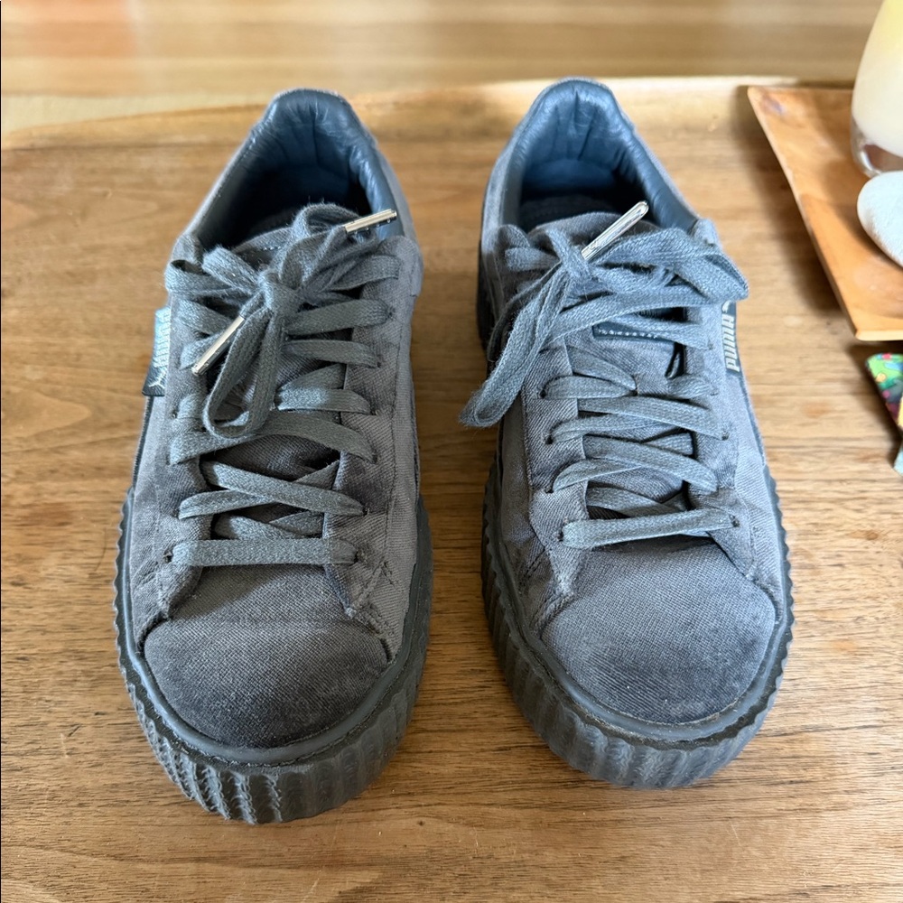 Gray Velvety Creepers